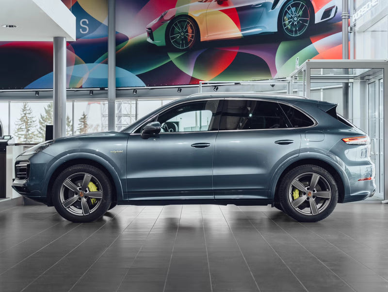 2020 Porsche Cayenne E-Hybrid warranty 200,000km, power 340 kW / 462 HP, mileage 145,000Km, buried