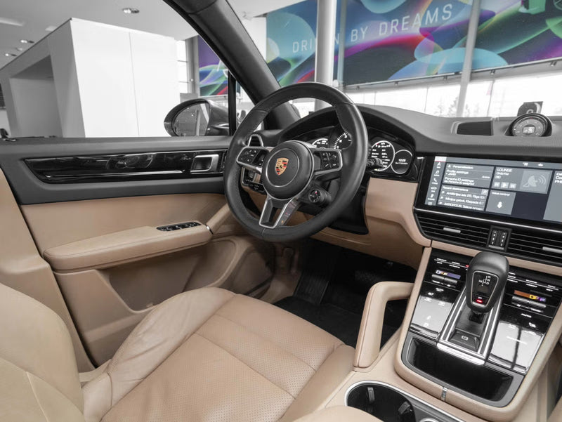 2020 Porsche Cayenne E-Hybrid warranty 200,000km, power 340 kW / 462 HP, mileage 145,000Km, buried