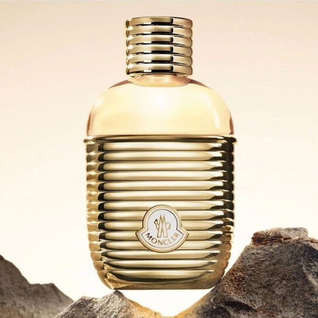 Moncler Sunrise pour Femme EDP 60ml – saulains un sievišķīgs aromāts ar citrusaugļu, balto ziedu un siltu koksnes notīm.