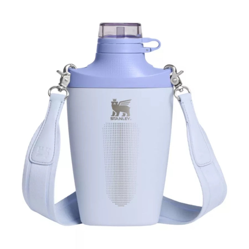 Termopudele ar plecu siksnu The Stanley Cross Bottle 0,68L gaiši zila