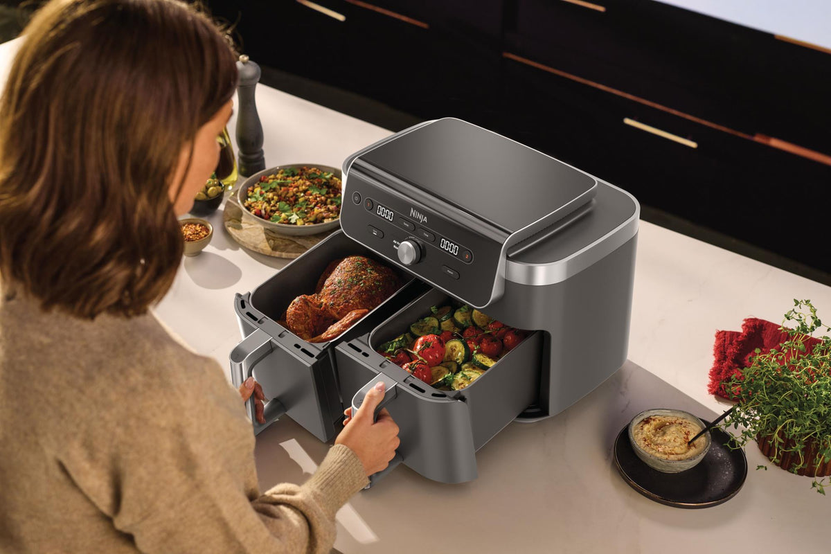 Ninja DualZone XL DZ901EU 2470 W 9.5 L Hot Air Fryer with 2 Independent 4.75 L Zones, 6 Cooking Programmes, Sync Function, 40–240 °C and PFAS-Free Non-Stick Coating