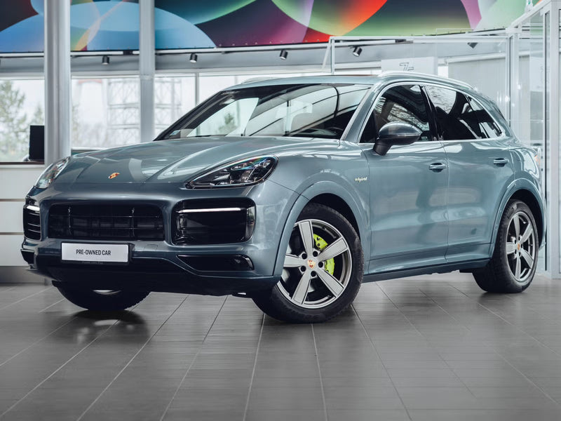 2020 Porsche Cayenne E-Hybrid warranty 200,000km, power 340 kW / 462 HP, mileage 145,000Km, buried