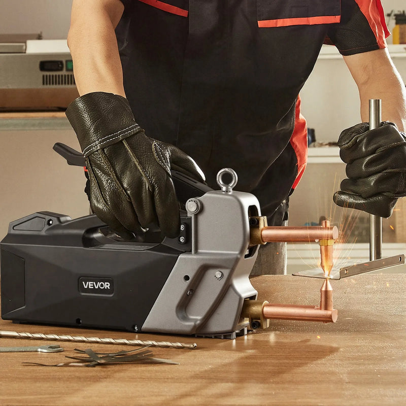 VEVOR pārnēsājams punktmetinātājs, 4 mm biezuma metināšanas mašīna ar 8,1 kVA ieejas jaudu, 4200 A elektriska metāla loksnes metināšanas iekārta ar rokas metināšanas padomiem.