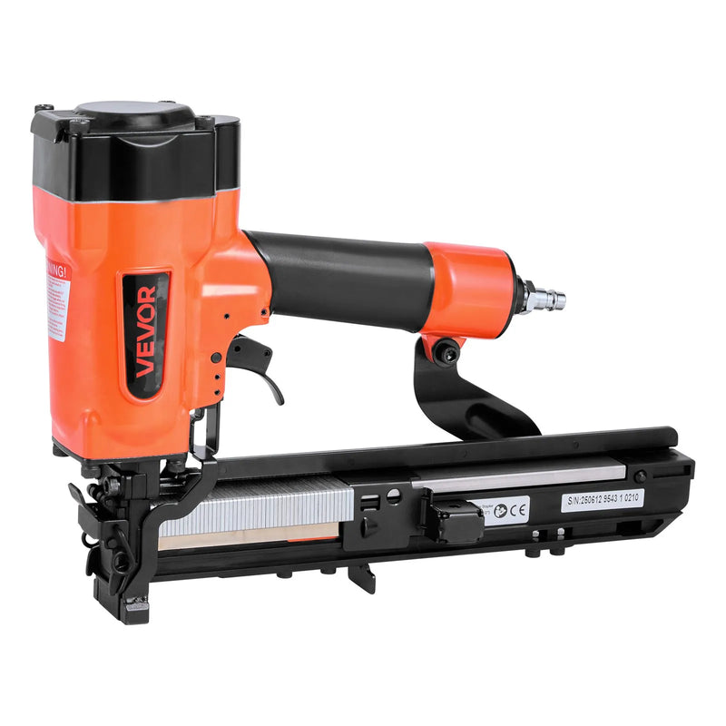 VEVOR pneimatiskā skavu pistole, 16 G (1,6 mm) skavas ar 26,4 mm platu galvu, garums 16-38 mm, darba spiediens 4,8-8,3 bar, divi šaušanas režīmi, piemērota jumtu klāšanai, sienu apšuvumam, žogiem un grīdu pamatnei