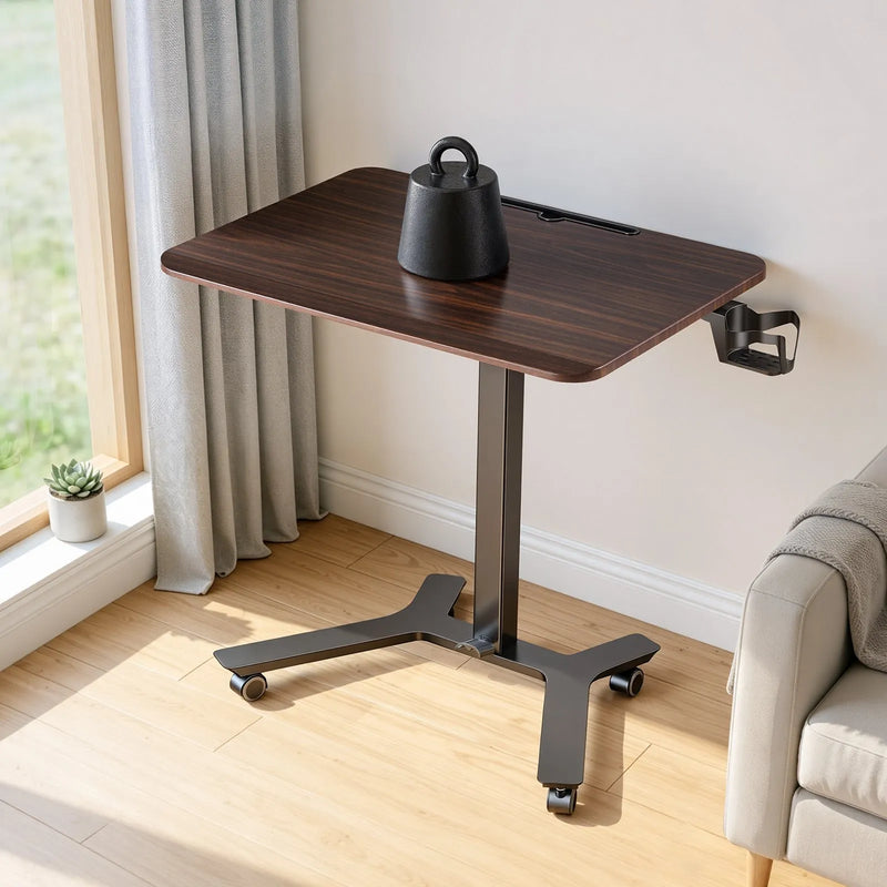VEVOR mobilais sēdus-stāvus darba galds ar regulējamu augstumu, riteņiem, āķi, kājas pedāli, pneimatisko pacelšanu un 15 kg nestspēju, 715 × 520 mm