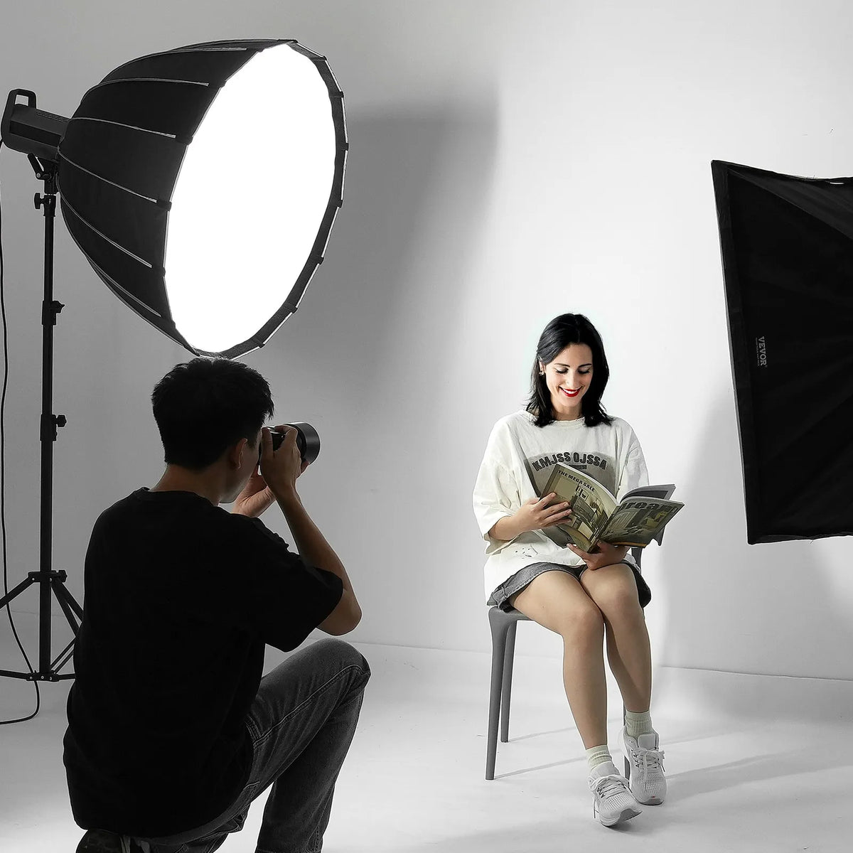 VEVOR paraboliskā softbox 850 mm ar ātro atvēršanu un salocīšanu, viegla un pārnēsājama, universāls Bowens stiprinājums, 4 apgaismojuma efekti, profesionālai fotografēšanai un ikdienas filmēšanai - ZEMLETES.LV