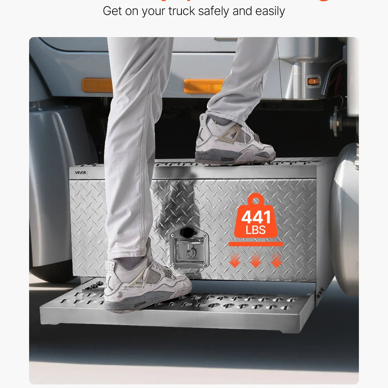 VEVOR puspiekabes pakāpiena instrumentu kaste, 760 × 750 × 400 mm, izturīga alumīnija rievotā instrumentu kaste ar ūdensizturīgu konstrukciju, kabīnes pakāpi, T veida roktura slēdzeni un atslēgām, piemērota platformām un puspiekabēm.