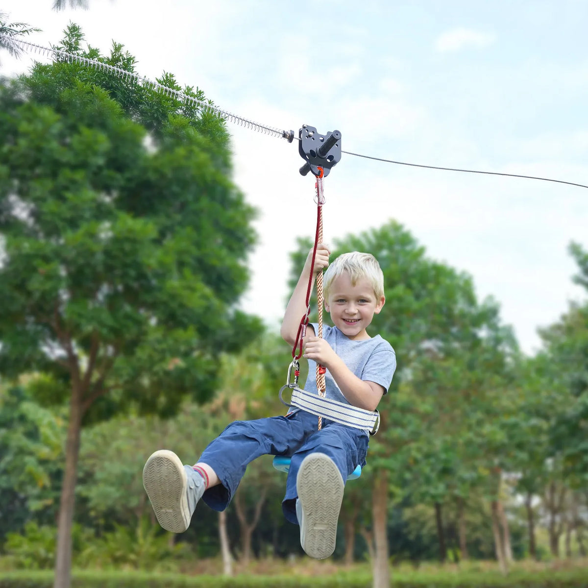 VEVOR zipline komplekts bērniem un pieaugušajiem, 30,48 m trošu nobrauciens līdz 227 kg, ātra uzstādīšana pagalmā, nerūsējošā tērauda trose ar atsperu bremzi, drošības josta un sēdeklis - ZEMLETES.LV