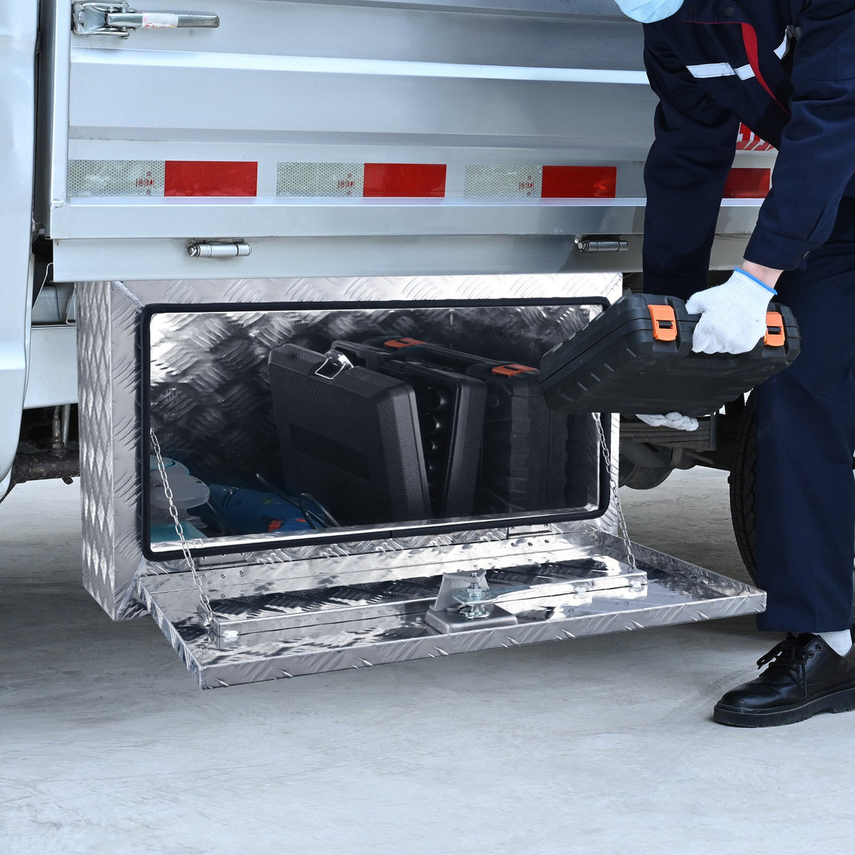 VEVOR Heavy-Duty Aluminium Underbody Tool Box 30 × 14 × 16", Waterproof, Diamond Plate Surface, T-Handle Latch with Keys – Suitable for Pickups, Vans and Trailers