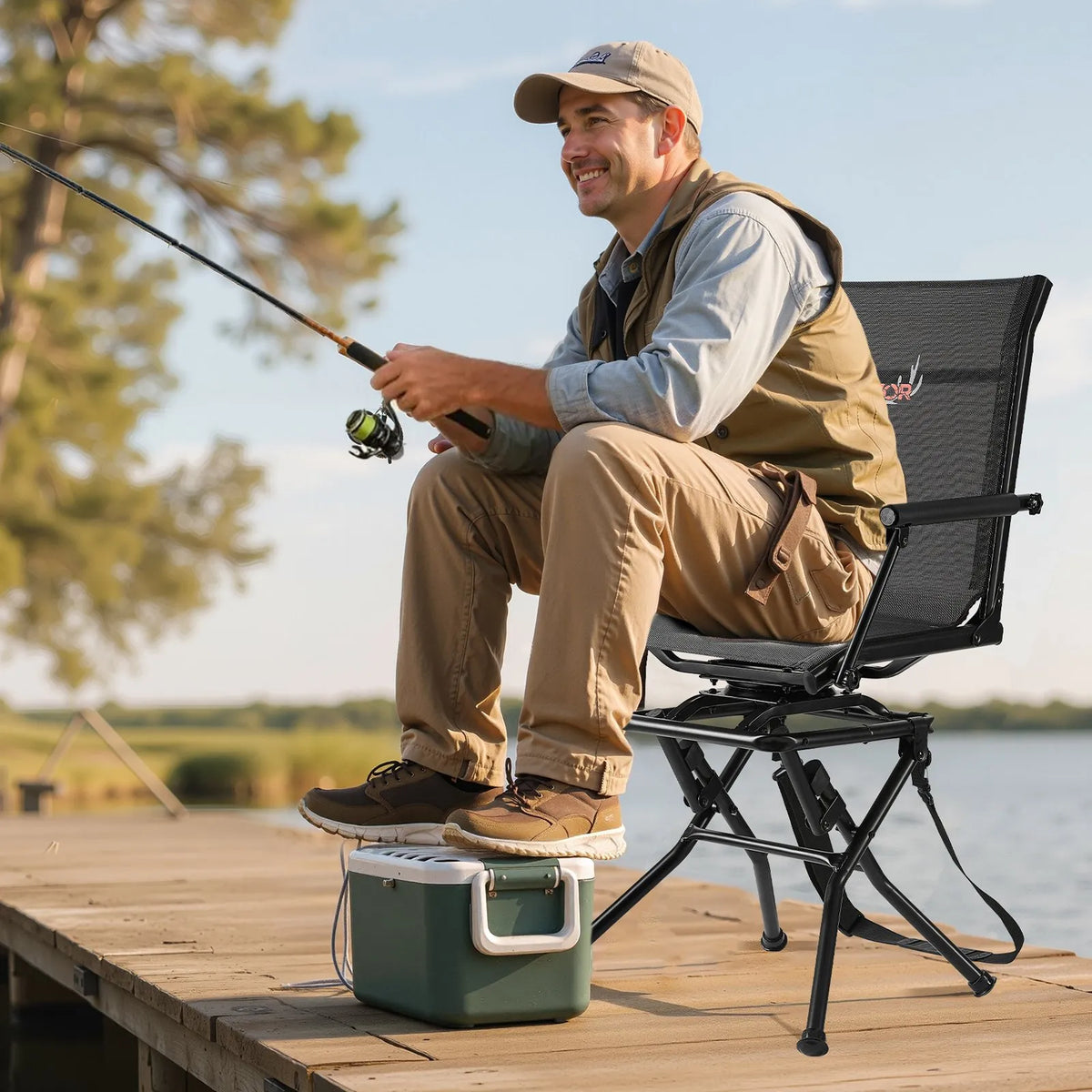 VEVOR Hunting Chair, 360° Silent Rotating, Foldable Lightweight Portable Blind Chair with Armrests, Adjustable Shoulder Strap, Durable Steel Frame, 136 kg Load Capacity, Suitable for Fishing and Camping