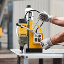 VEVOR magnētiskā urbjmašīna, 1400 W motors, 50 mm urbuma diametrs, 12 800 N magnētiskais spēks, elektriskā magnētiskā urbjpresa ar 6 serdeņa urbjiem, maināms ātrums, urbjmašīna metāla virsmām, mājas un rūpniecības darbiem, dzeltena