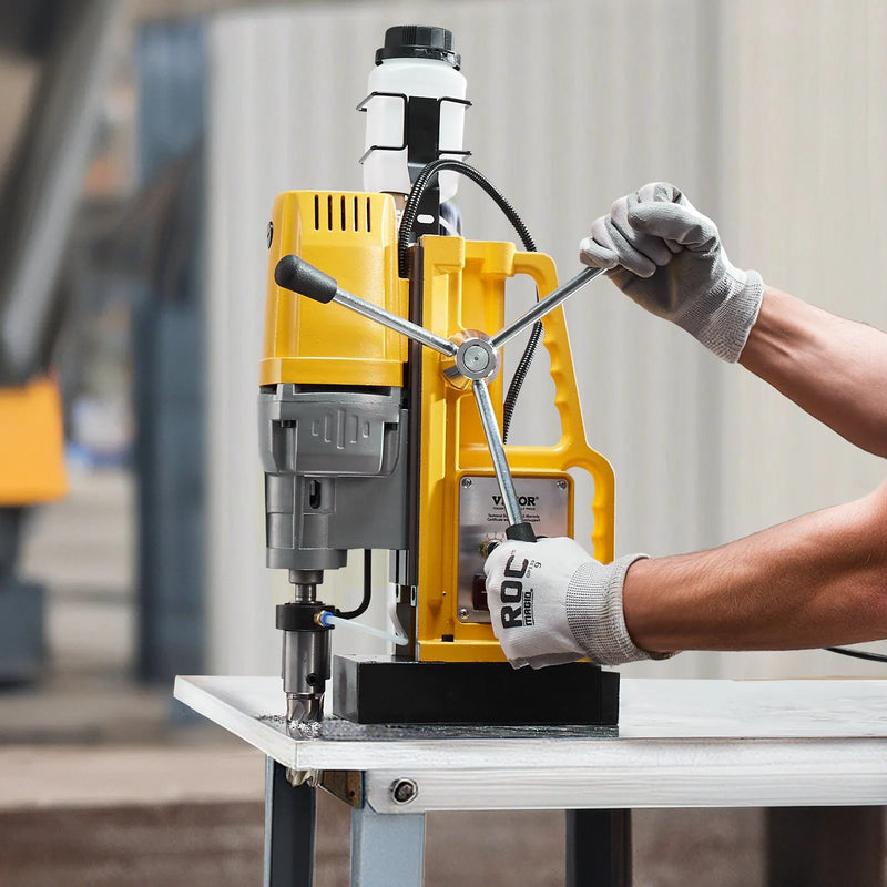 VEVOR magnētiskā urbjmašīna, 1400 W motors, 50 mm urbuma diametrs, 13 000 N pārnēsājama elektriskā magnētiskā urbjpresa, 0–750 apgr./min. maināms ātrums, urbjmašīna metāla virsmām, rūpniecības un mājas darbiem