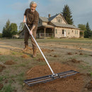 VEVOR zāliena izlīdzināšanas grābeklis ar 213 cm rokturi, 1219 × 254 mm zemes plāksne, pret rūsu noturīgs oglekļa tērauda augsnes izlīdzināšanas instruments ar 2 augstuma regulēšanas līmeņiem, zālienam, pagalmam un golfa laukumiem