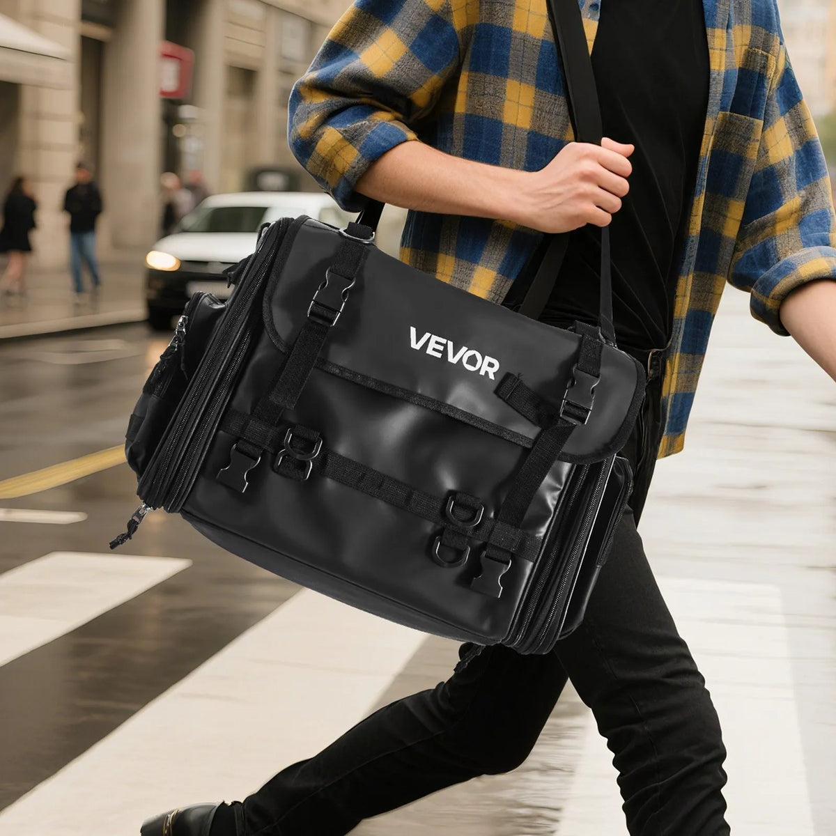 VEVOR motocikla aizmugurējā sēdekļa soma, 40–60 l paplašināma motocikla bagāžas soma ar ūdensnecaurlaidīgu lietus pārsegu, salokāma āra motocikla bagāžas uzglabāšanas soma ar pleca siksnām, kabatu un elastīgu auklu, melna - ZEMLETES.LV