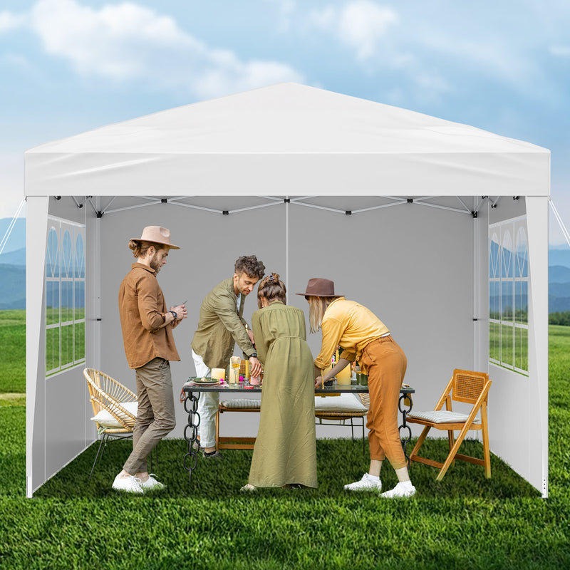 VEVOR pop-up nojume nodrošina 3 m x 3 m plašu telpu, kas ir ideāli piemērota lielākiem āra pasākumiem, piedāvājot uzticamu aizsardzību pret sauli, vēju un lietu. Piemērota gan komerciāliem, gan privātiem pasākumiem.