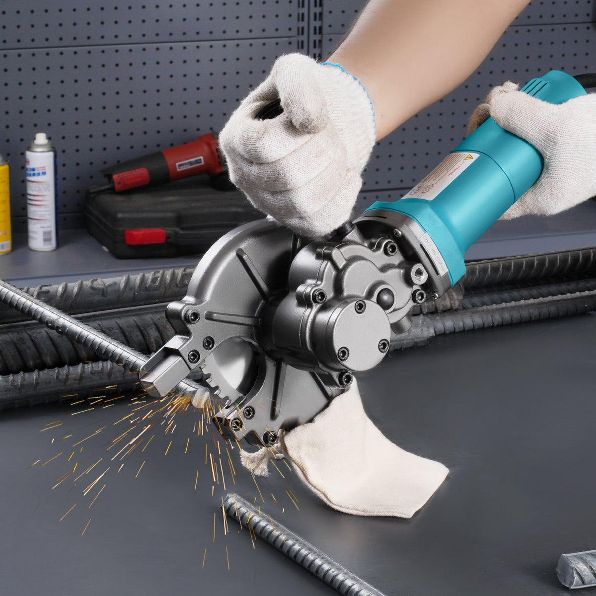 VEVOR Electric Rebar Cutter, 1100 W Portable Model, Cutting Range 4–40 mm, High-Power Steel and Concrete Rebar Cutter with Auxiliary Handle and Tool Case, Model RD-10