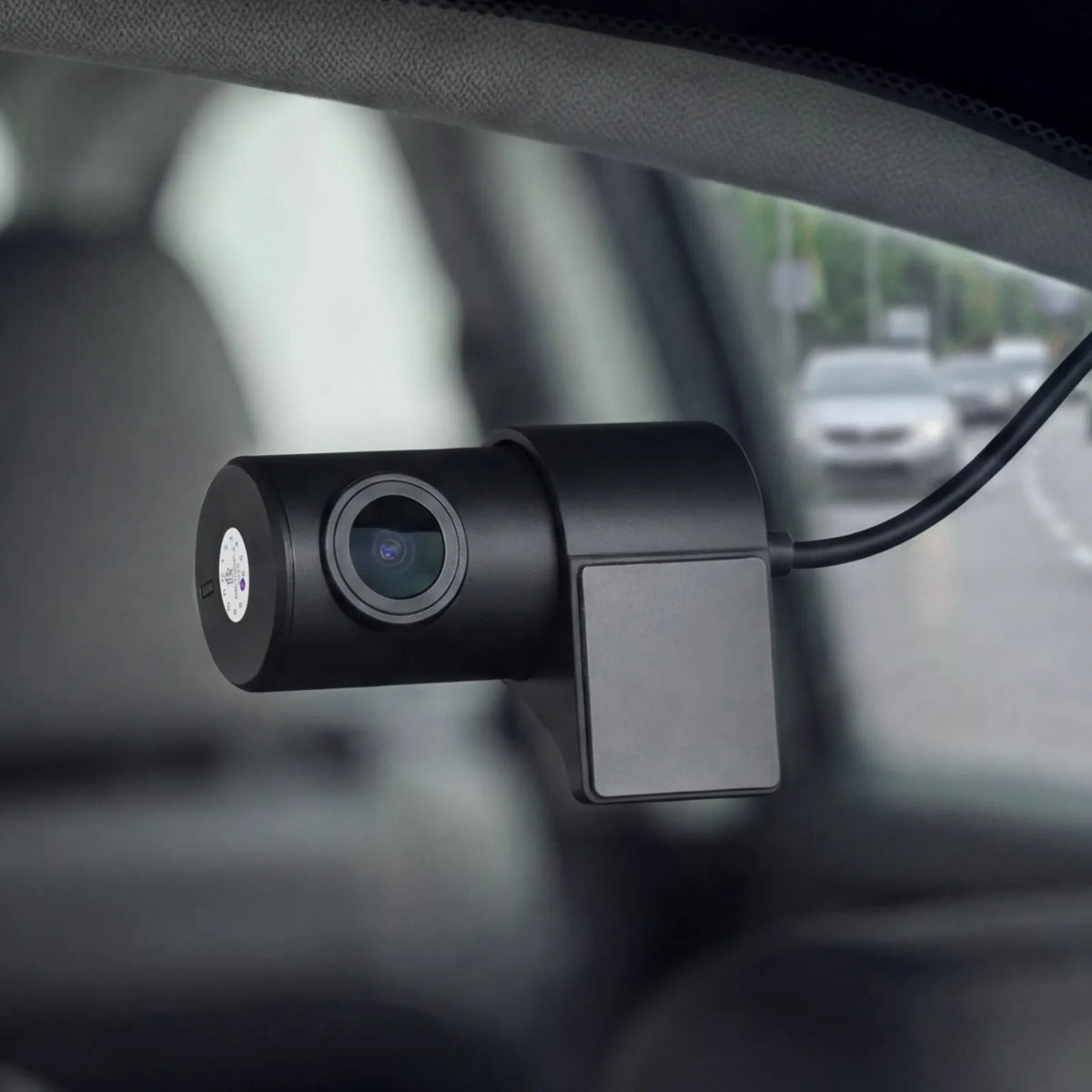 VEVOR auto videoreģistrators ar priekšējo un aizmugurējo kameru 4K + 1080p, 64 GB karte komplektā, dubultkanālu kamera ar GPS, G - sensoru, 129°/125° skata leņķi, 80,8 mm skārienekrānu, ciklisko ierakstu un stāvvietas režīmu - ZEMLETES.LV