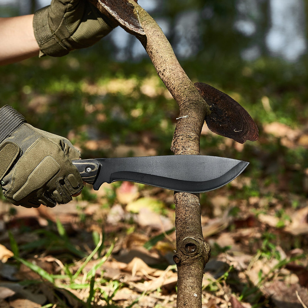 VEVOR Hunting Knife and Axe Set with Sheath, Fixed Blade Tactical Knife and Camping Axe, Stainless Steel Survival Gear for Outdoor Activities