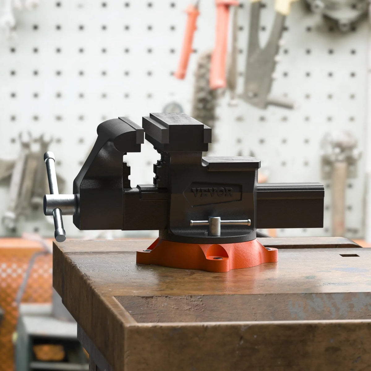 VEVOR Bench Vise with 16.5 cm Jaw Width, 16.5 cm Front and 23.6 cm Rear Opening, 360° Rotating Locking Base and Handle, Durable Cast Iron Construction for Drilling and Pipe Cutting