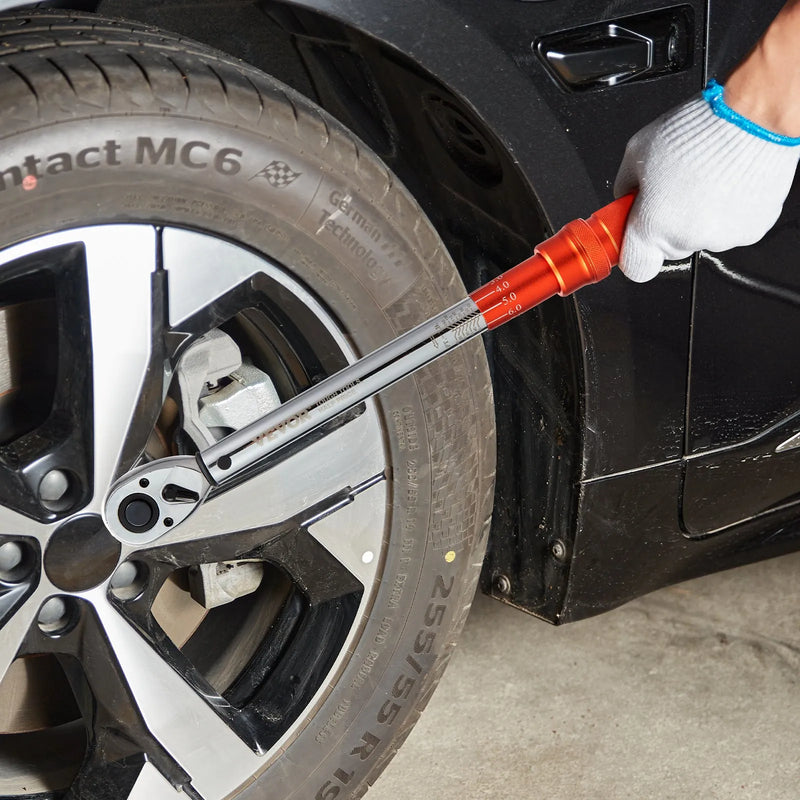 Klikšķa tipa griezes atslēga 12,7 mm, 14–204 Nm, divvirzienu ar piederumiem un pagarinātāju