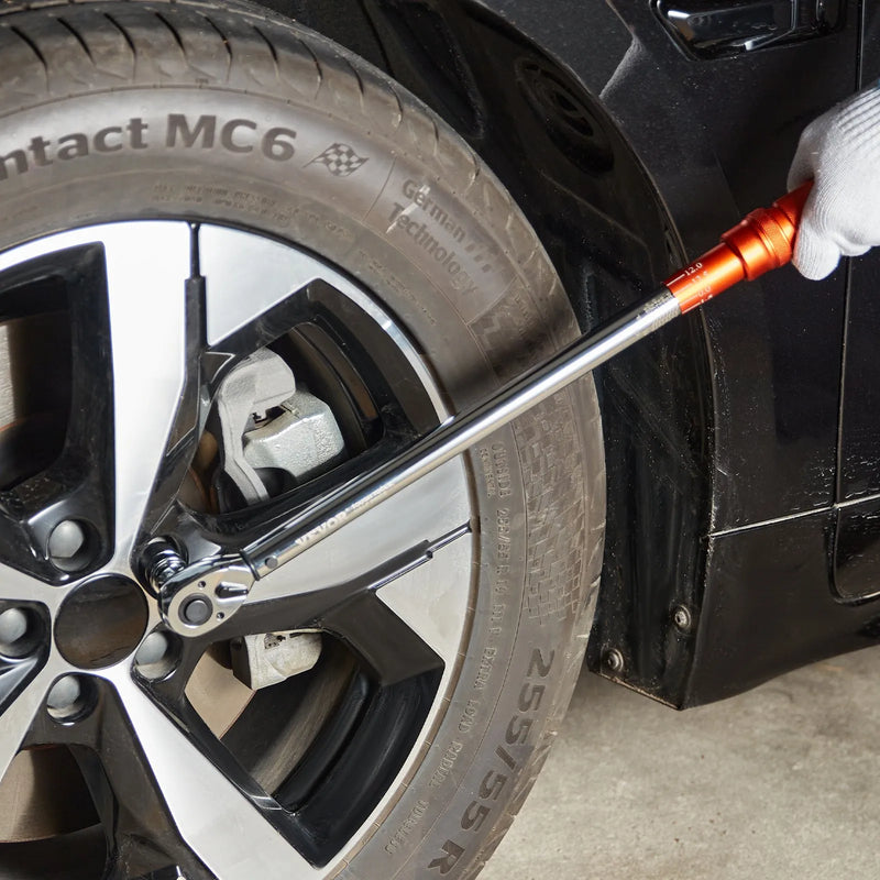 Momentatslēga, 9,5 mm klikšķa tipa, 14–110 Nm, regulējama abos virzienos, komplekts ar uzgaļiem un pagarinātāju