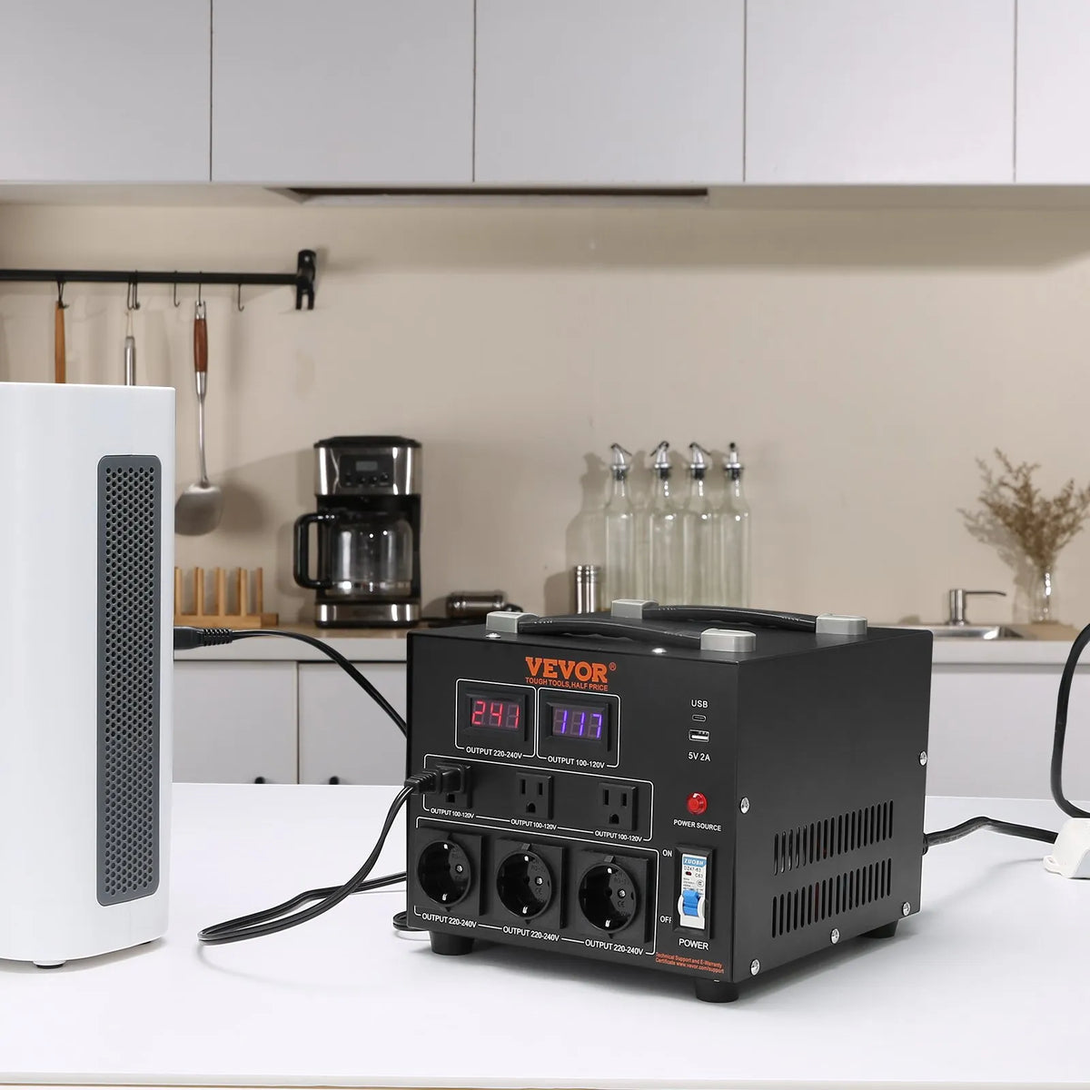 VEVOR sprieguma pārveidotājs transformators 5000 VA ar 110 V uz 220 V un 220 V uz 110 V pārveidošanu, ar US un EU ligzdām, 5 V USB izeju un CE sertifikāciju - ZEMLETES.LV