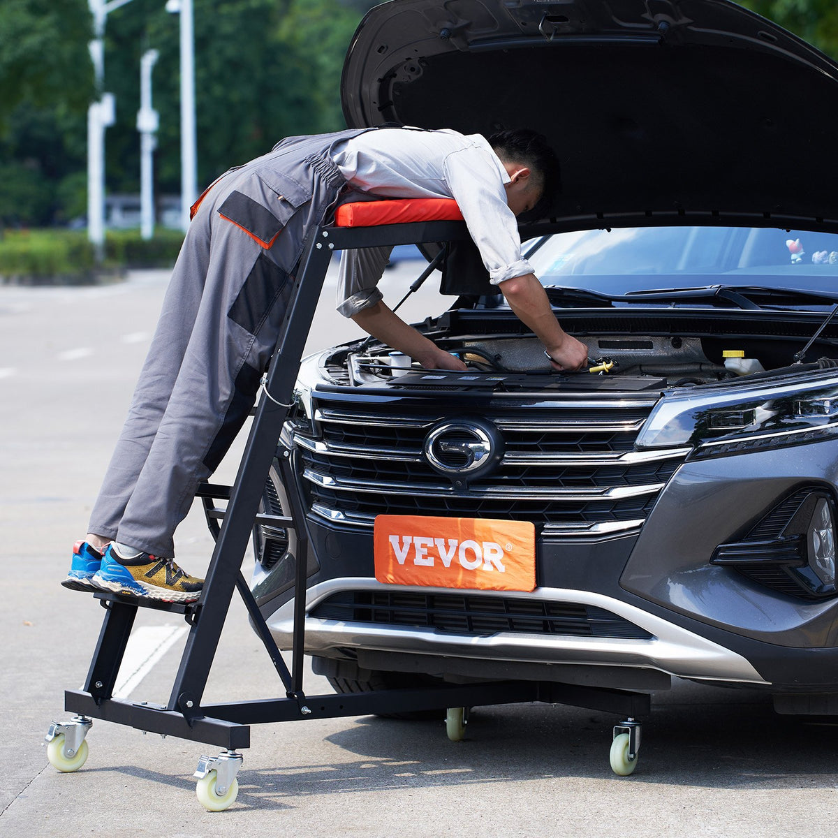 VEVOR Augstais Auto Remonta Ratiņkrēsls, Regulējams 126-192 cm, 181 kg, 4 Grozāmie Riteņi, Salokāms, Smagai Slodzei