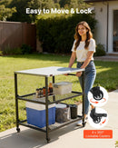 VEVOR āra grila galds uz riteņiem, 800 × 610 mm nerūsējošā tērauda darba virsma, āra gatavošanas galds ar 4 riteņiem un sānu rokturi, divi sieta plaukti, BBQ sagatavošanai terasei un dārzam