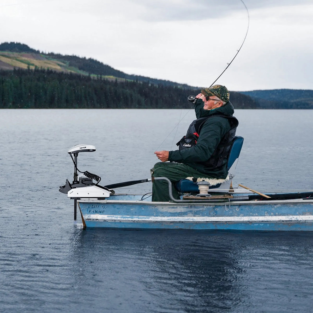 VEVOR Electric Trolling Motor for Boats, 55 lbs Thrust with GPS, 10 Speeds, Bow Mount Saltwater Use, Remote Control and LCD Battery Indicator, 914 mm Shaft Length