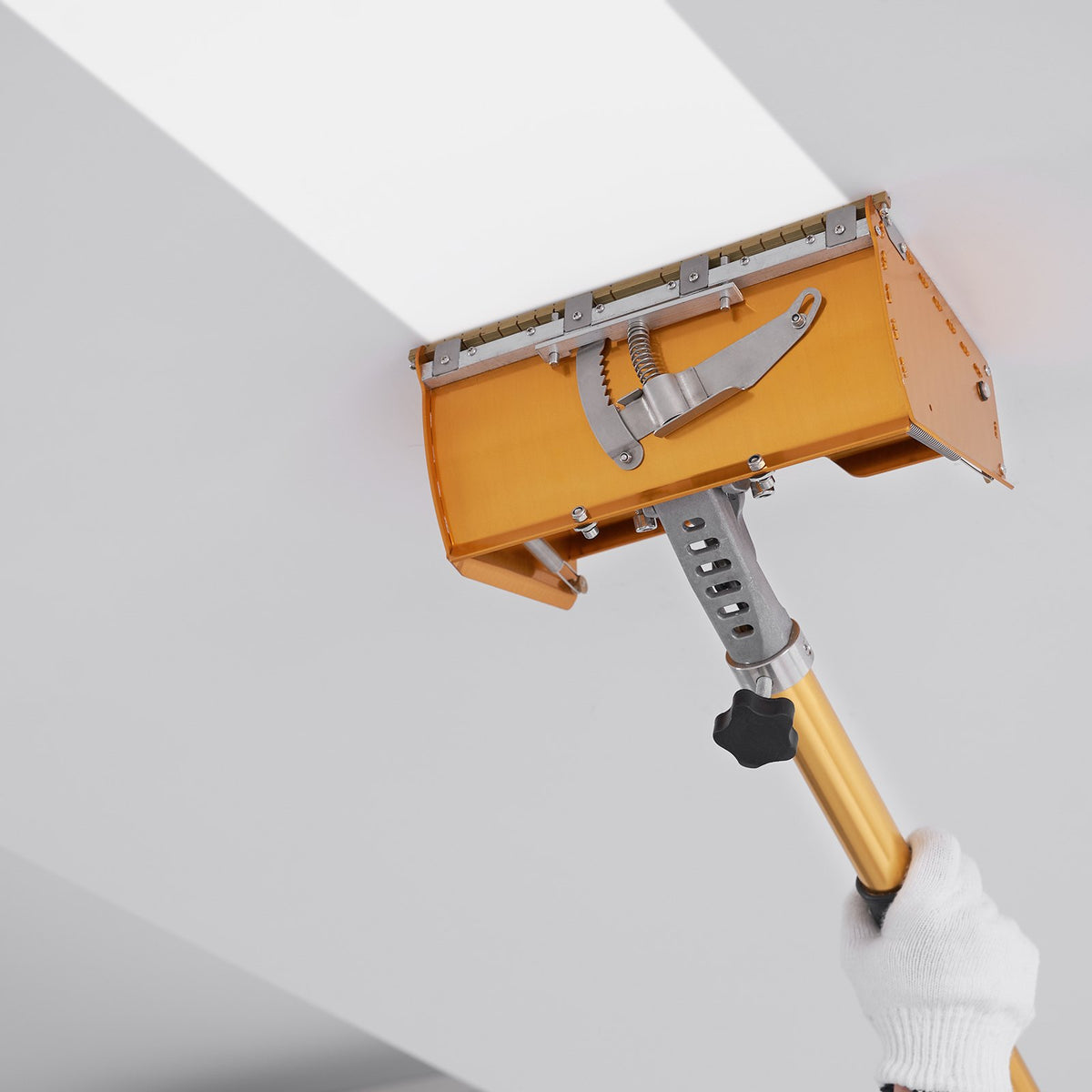 VEVOR apdares špakteles kaste, izgatavota no augstas kvalitates aluminija sakausējuma, ar dubļu aizsargu un 2 papildu nerūsējošā tērauda asmeņiem (25 см и 30 см)