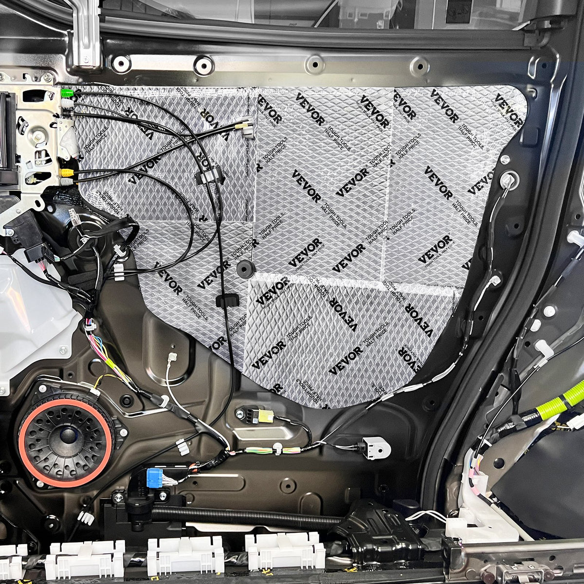 VEVOR Car Sound Deadening Mat, 80 mil, 3.3 m², Butyl Noise Insulator for Cars, Vibration Damping Material