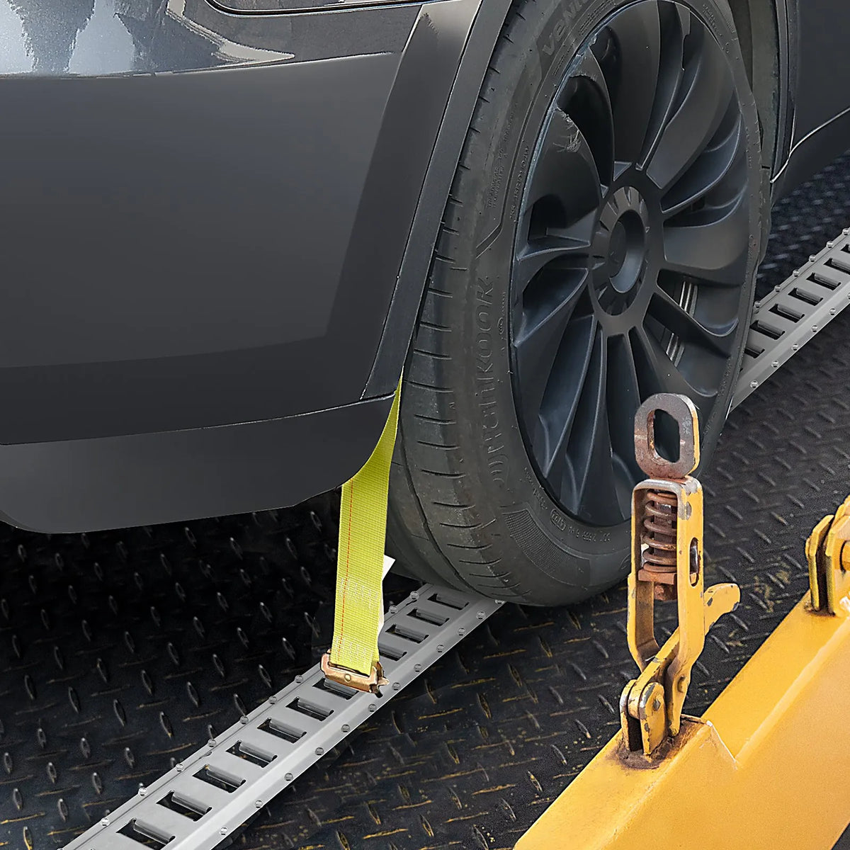 E-Track kravas stiprinājuma sliežu komplekts, 24 gab., 1524 mm tērauda sliedes (8 gab.) ar 8 O-veida enkurstiprinājumiem un 8 D-veida gredzena stiprinājumiem, universāli piederumi kravu, motociklu un velosipēdu nostiprināšanai, kravnesība 907 kg.