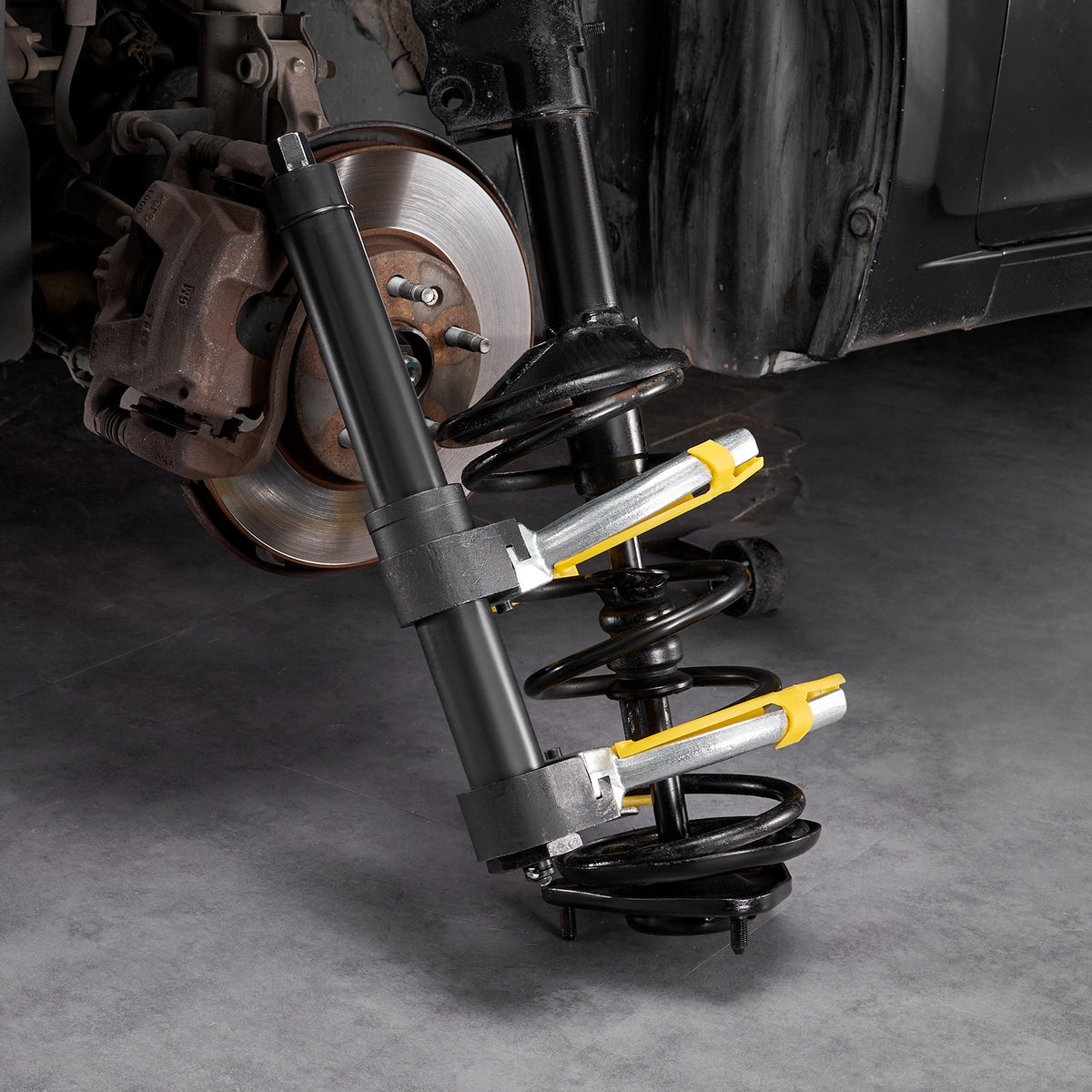 VEVOR Coil Spring Compressor Kit, MacPherson Type, with Interchangeable Fork Ends for Spring Removal and Installation, Equipped with Yellow Safety Cover and Carrying Case