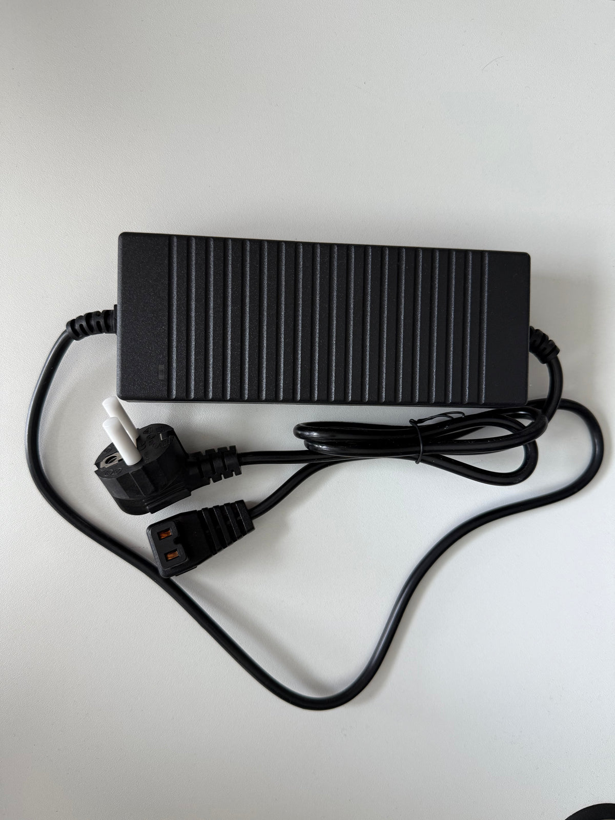 220V → 12V 144 W barošanas bloks dīzeļa krāsniņām 2–8 kW – der VEVOR, Planar, Autoterm, Warmtoo