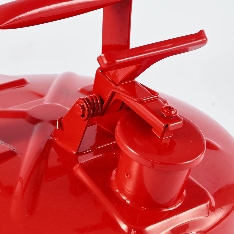 VEVOR drošības degvielas kanna 9,5 l, I tipa benzīna kanna sarkanā krāsā ar nerūsējošā tērauda liesmas slāpētāju, pašnoslēdzošu vāku un PE piltuvi, oglekļa tērauda uzliesmojošu šķidrumu uzglabāšanas tvertne ar ergonomisku rokturi