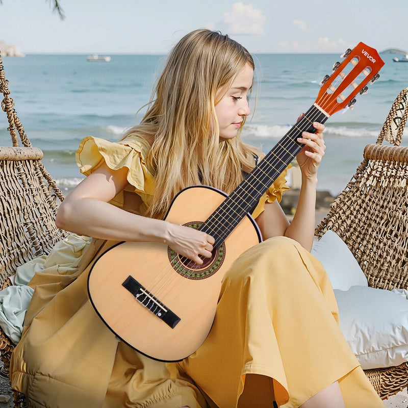 VEVOR klasiskā ģitāra, 780 mm, sākuma komplekts iesācējiem ar neilona stīgām, pārvalku, siksnu, skaņotāju, papildu stīgām, mediatoriem un kapo, liepkoka korpuss, bērniem un jauniešiem, dabīgā koka krāsā