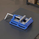 VEVOR urbjpreses skrūvspīles ar 102 mm žokļu platumu, pārnēsājamas darbagalda skrūvspīles ar rievotu pamatni vieglai uzstādīšanai, izturīgs čuguna korpuss, piemērotas kokapstrādei, metālapstrādei, urbšanai un griešanai