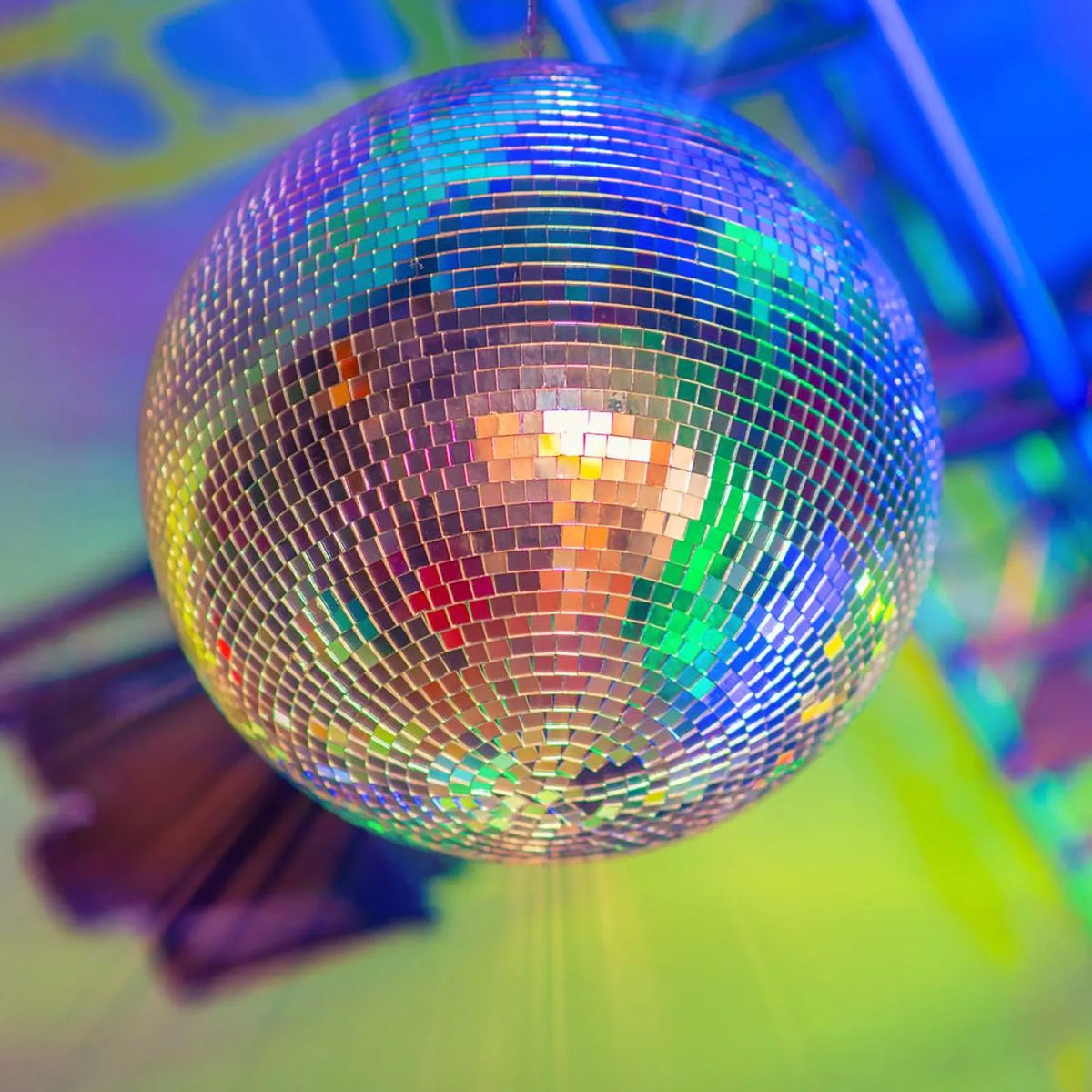 VEVOR spoguļdisco bumba 30 cm ar piekarināšanas gredzenu, spoguļvirsmas diskobumba ballīšu dekorācijām DJ klubiem, skatuvēm, kāzām, dzimšanas dienām, Ziemassvētkiem un Jaungada svinībām - ZEMLETES.LV