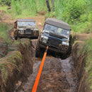 Bezceļu atjaunošanas komplekts, 7,6 × 914,4 cm smagās vilkšanas vinčas komplekts ar 13 608 kg ietilpības poliestera vilkšanas siksnu, 20 000 kg D formas šaklēm un uzglabāšanas somu, ATV, džipiem, bezceļu transportlīdzekļiem un kravas automašīnām