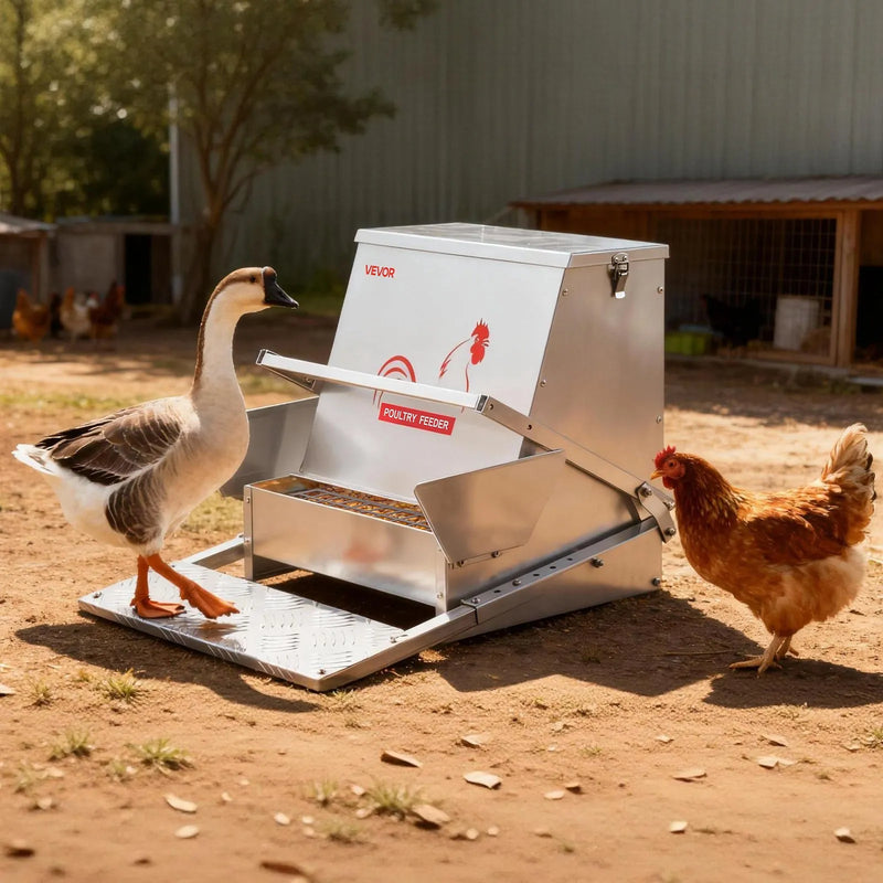 VEVOR automātiska vistu barotava, 18,14 kg ietilpība, lietusizturīga pedāļa barotava ar aizveramu vāku, bez atkritumiem, cinkota tērauda konstrukcija, āra lietošanai, piemērota vistām, bantamiem, putnu mājputniem un fazāniem