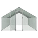 VEVOR metāla vistas kūts 3 × 4 × 2 m ieejama pastaigu zona ar pārsegu, smailā jumta mājputnu iežogojums ar drošības slēdzi — piemērots vistām, pīlēm, trušiem un citiem mājdzīvniekiem pagalmam un saimniecībai