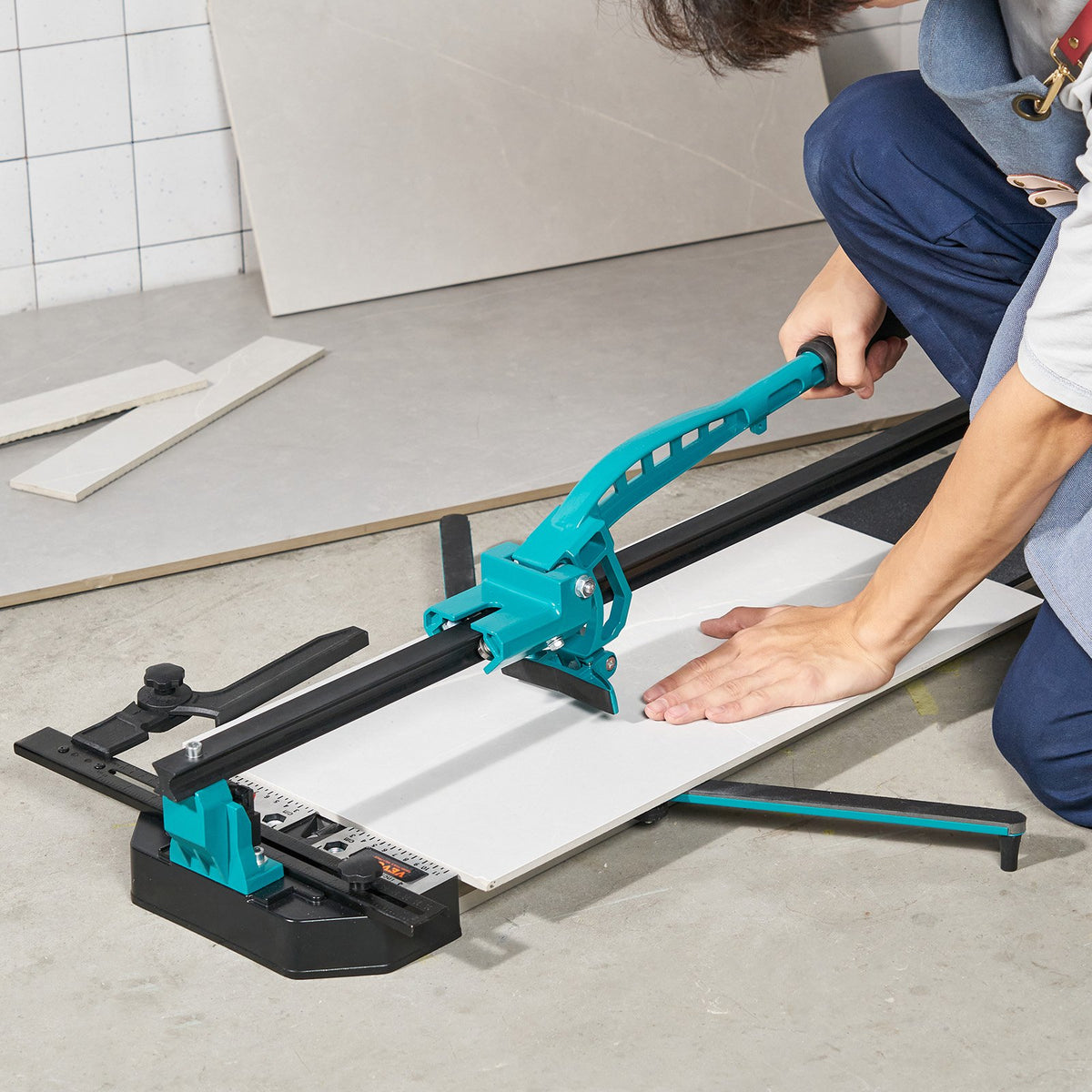 VEVOR Manual Porcelain and Ceramic Tile Cutter, 800 mm, with Tungsten Carbide Cutting Wheel, Infrared Positioning, Non-Slip Feet and Durable Rails for Professional Use