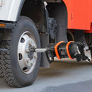 2,5 cm pneimatiskais triecienskrūvgriezis ar līdz pat 7016,37 Nm jaudīgu atskrūvēšanas griezes momentu un 20 cm pagarinātu vārpstu smagās tehnikas, kravas automašīnu un autobusu remontam un apkopei