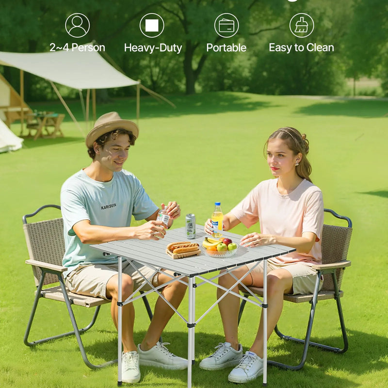 Saliekamais kempinga galds, viegls pārnēsājams alumīnija galds ar rullējamu virsmu, kompakts dizains ar pārnēsāšanas somu, piemērots āra gatavošanai, piknikiem, ceļojumiem un atpūtai pludmalē, sudraba krāsā