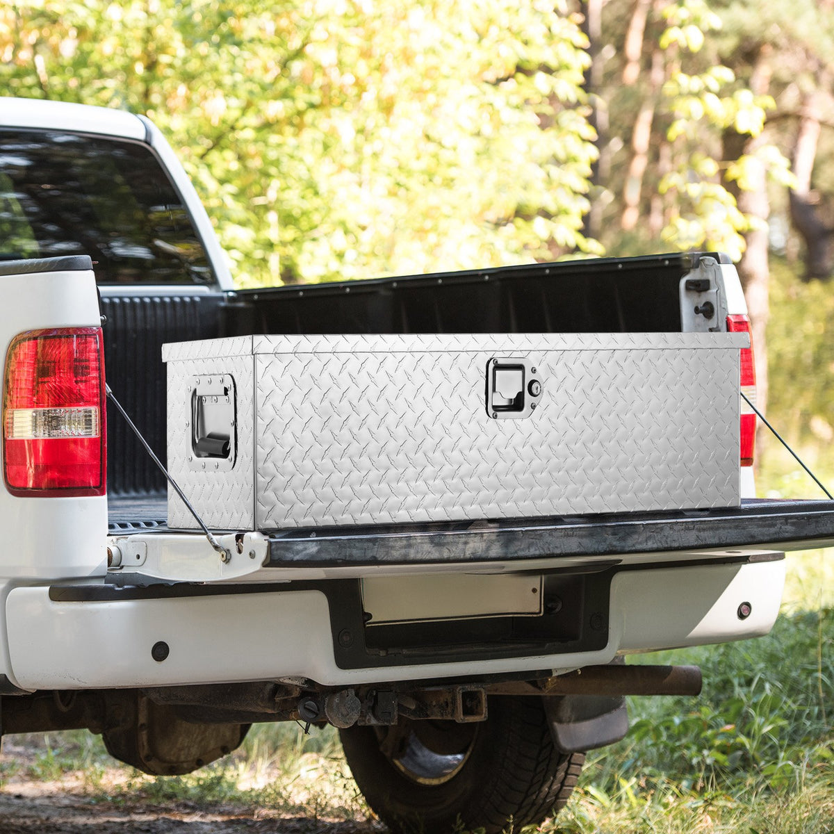Heavy-duty aluminium tool box 990×330×255 mm, silver, with handle and lock, suitable for trucks, trailers and campers