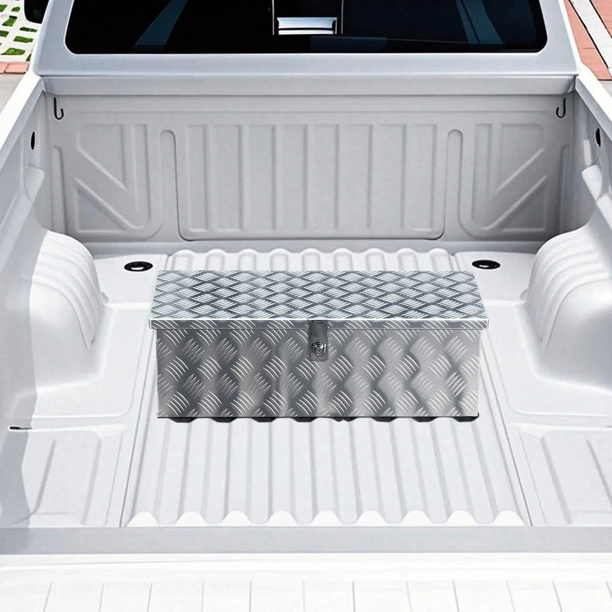 VEVOR Heavy-Duty Aluminium Tool Box with Ribbed Lid, Side Handles and Lock, 762×330×244 mm, Silver