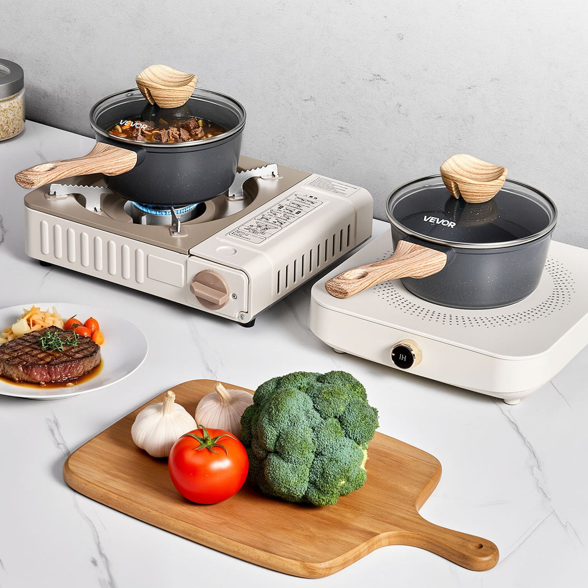 VEVOR Saucepan 1.5 L with Non-Stick Coating, Glass Lid and Removable Handle, Induction, Black