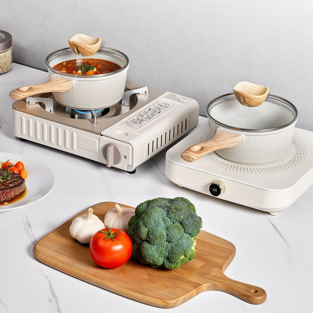 VEVOR Pot 1.5 L with Non-Stick Coating, Glass Lid and Removable Handle, Induction Compatible, White