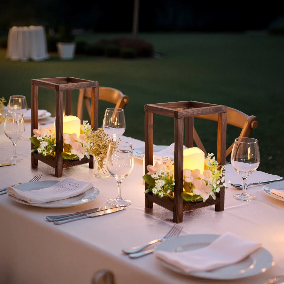 VEVOR Wooden Wedding Lantern Centrepiece Decor, 10 Sets / 30 Pieces, Includes 10 Wooden Lantern Candle Holders, 10 Flameless LED Candles and 10 Champagne Colour Flower Wreaths, Suitable for Wedding Tables, Parties and Rustic Style Decor, Brown