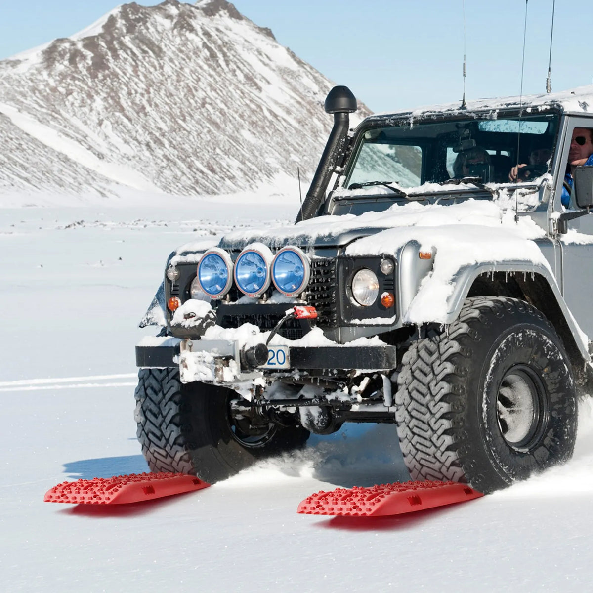 VEVOR 10 t PP Recovery Boards, Traction Boards for Off-Road Vehicles, Cars, Pickups, SUVs and Campers, Pair of Tyre Grip Mats for Snow, Sand, Mud and Loose Terrain, with Storage Bag, Long, Red